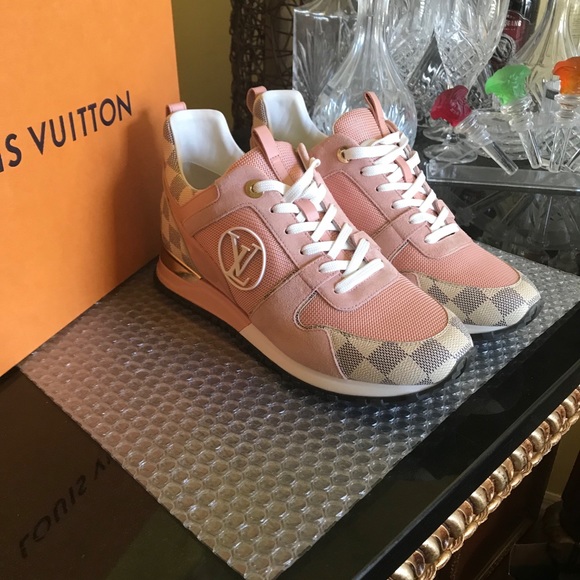 Louis Vuitton run away sneakers - Picture 9 of 14